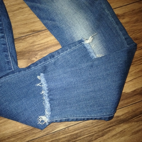 🌼SOLD🌼Lucky brand skinny jeans - Picture 2 of 11